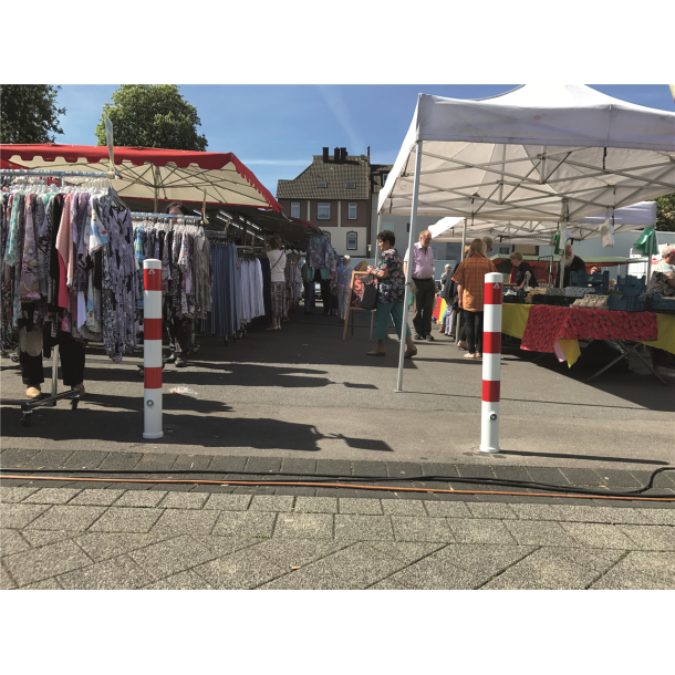 Barrier posts | Steel tube  89 x 2,9 mm | stationary, for casting in concrete | hot-dip galvanized and white coatedwith three red reflecting stripes | with 2 eyelets